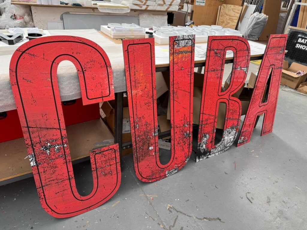 signage company in milton keynes