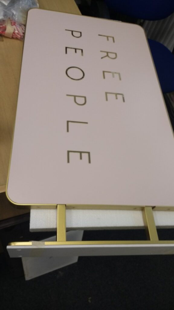 signage in paris