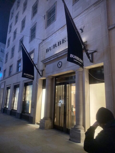 signage company in london