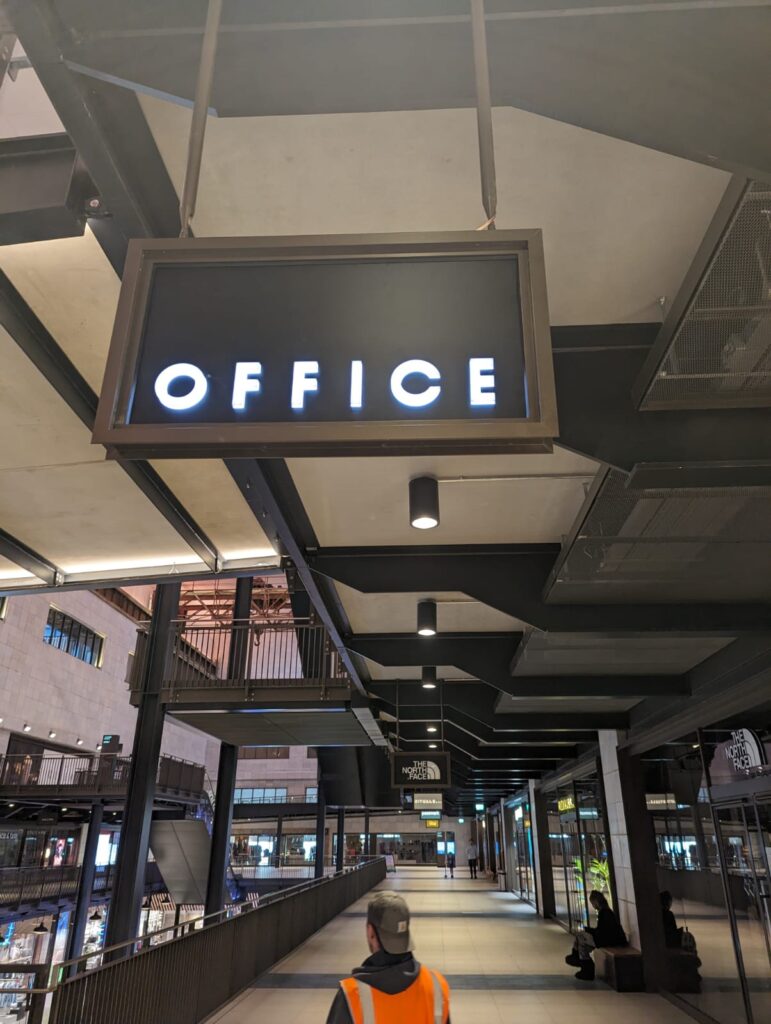 signage company in london
