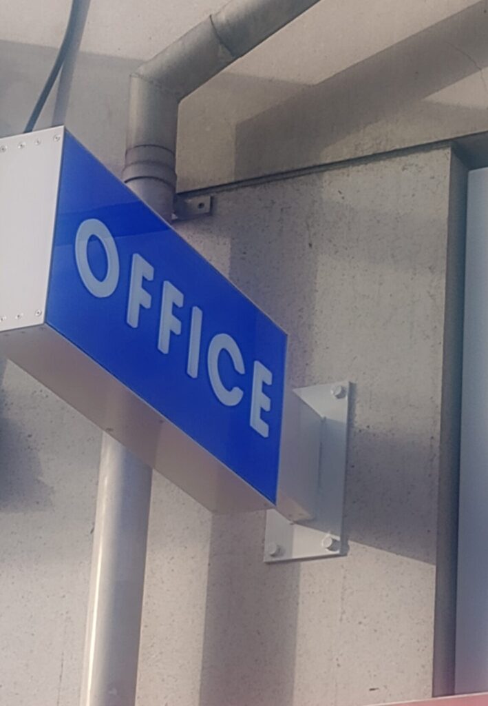 signage in wimbledon
